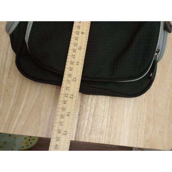 Kenneth Cole reaction, hang up, fold up, black, travel cosmetic- toiletry bag. - Picture 9 of 11